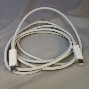 Apple A1410 Thunderbolt 2 To Thunderbolt 2 Cable 2M 6.6 Ft MD861LLA